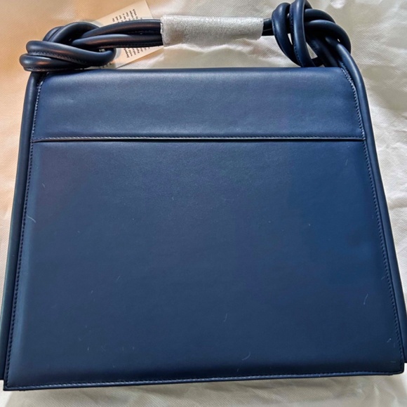 HANDBAG, JACKIE KENNEDY CLASSIC NAVY LEATHER WITH LEATHER BOW, NAVY, TWIN LEATHE - Picture 5 of 10